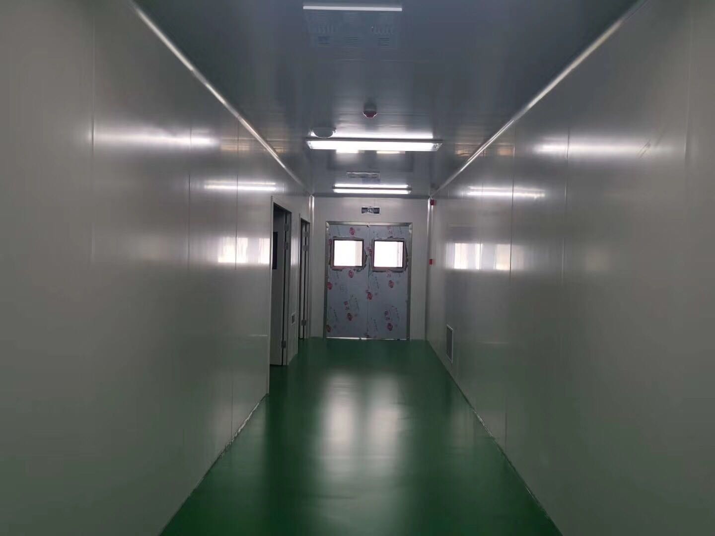 为什么远大生产的襄阳洁净板能够在各个领域得到广泛应用？